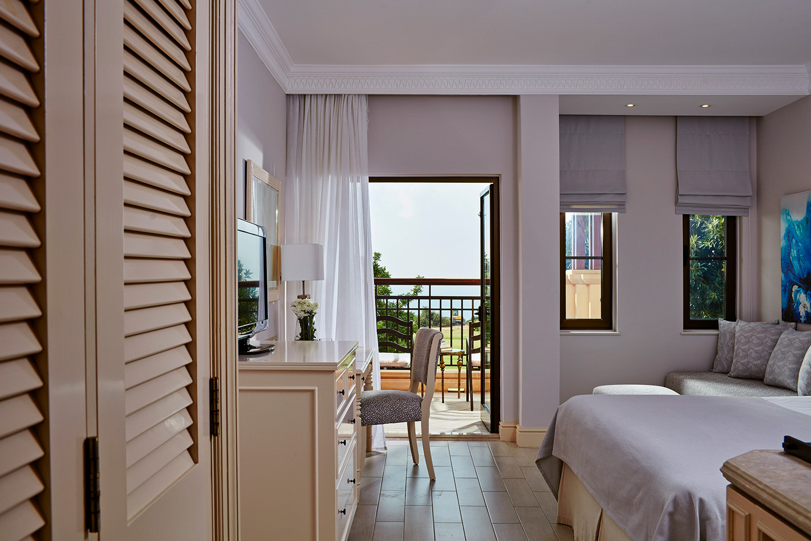 Deluxe_Room_with_Golf_&_Sea_View (1)