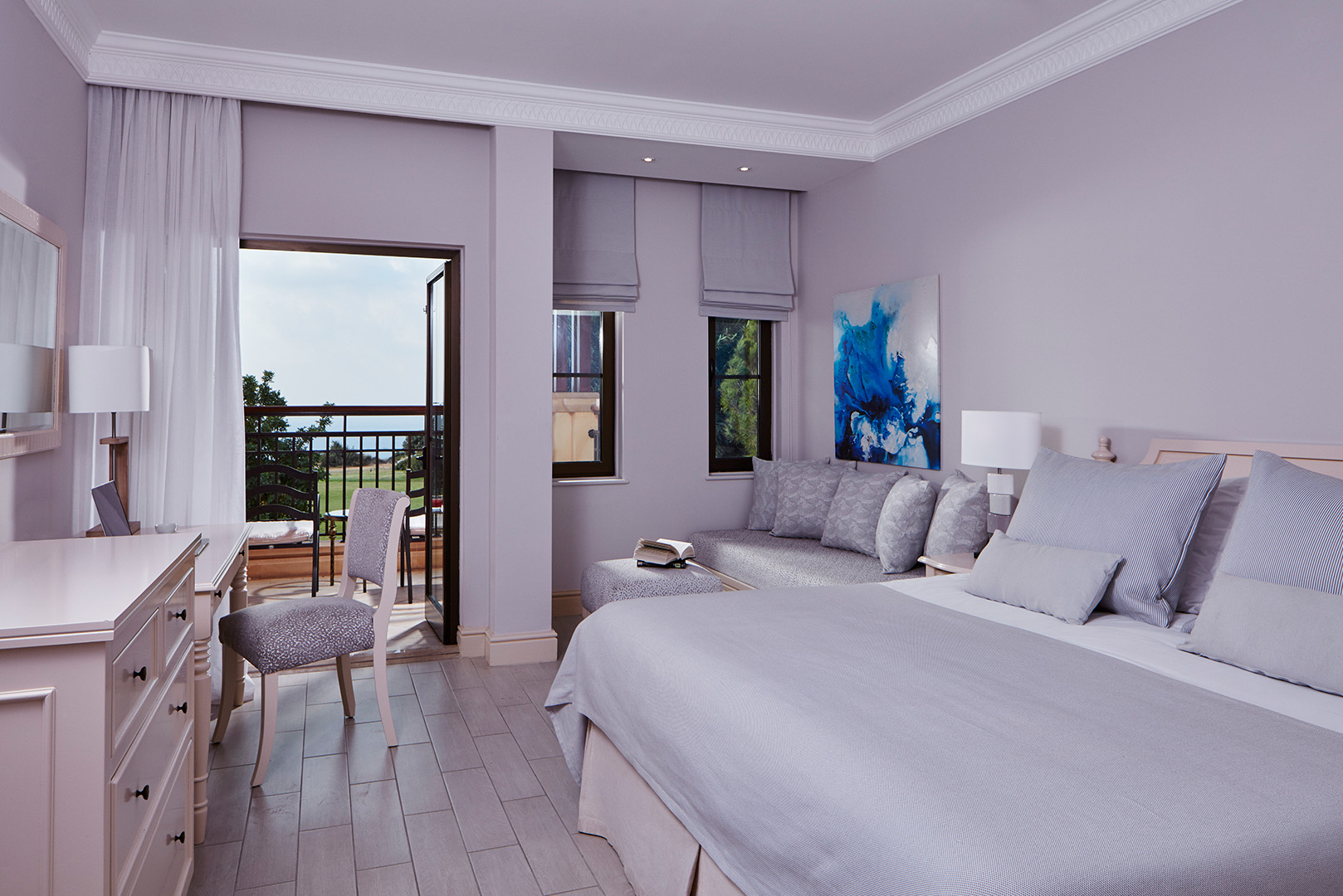 Deluxe_Room_with_Golf_&_Sea_View