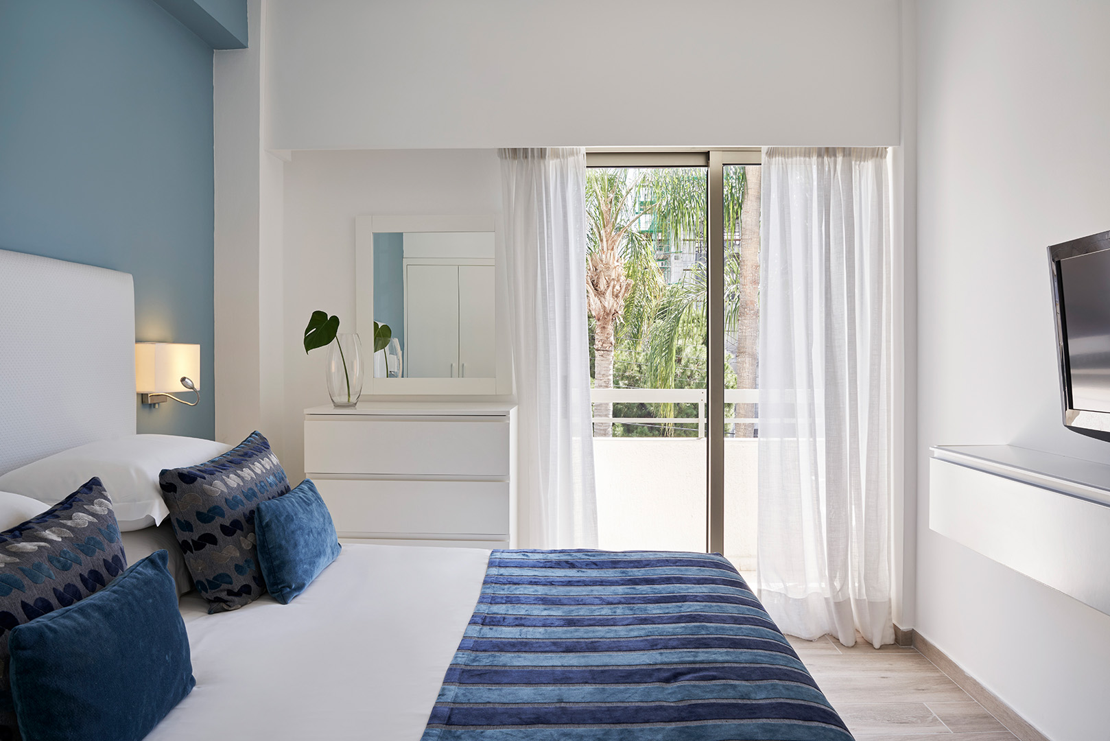 Family_Suite_Inland_View